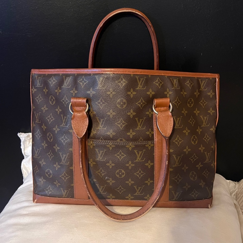 LV not sure of this bags name. These were left to me!